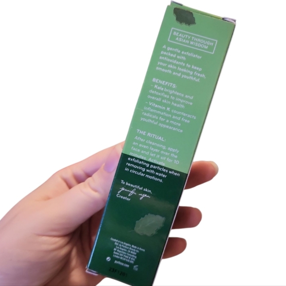 Kale + Vitamin K Exfoliator - Picture 2 of 2